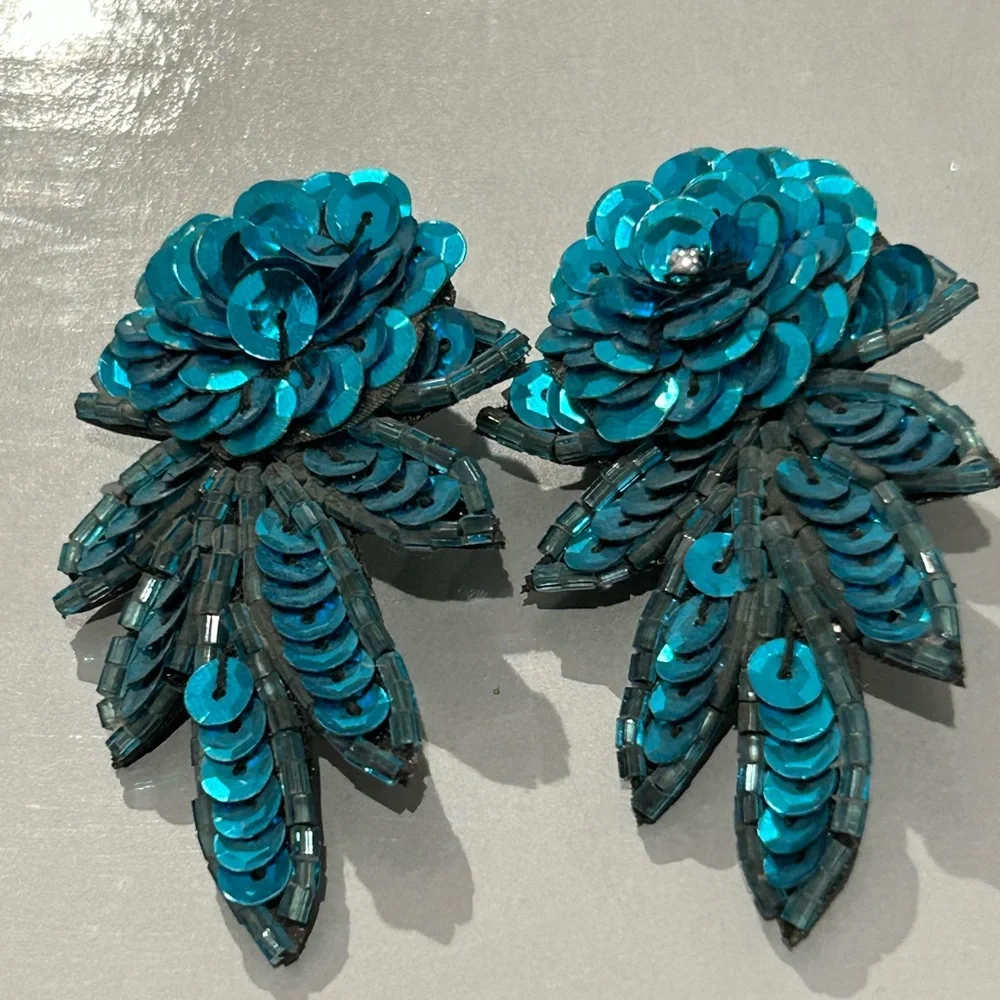 Turquoise Sequin Hand made vintage pierced earring new ( reduced) - Picture 15 of 16